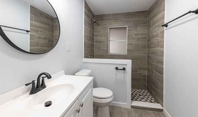 303 S Lloyd Street, Hamilton, TX 76531