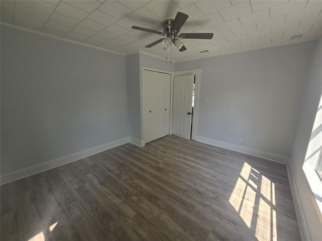 303 S Lloyd Street, Hamilton, TX 76531