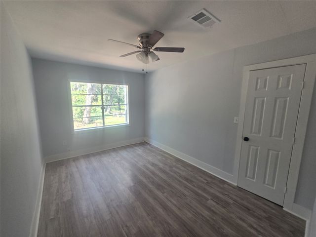 303 S Lloyd Street, Hamilton, TX 76531