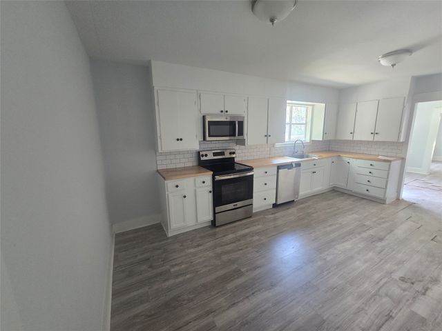 303 S Lloyd Street, Hamilton, TX 76531