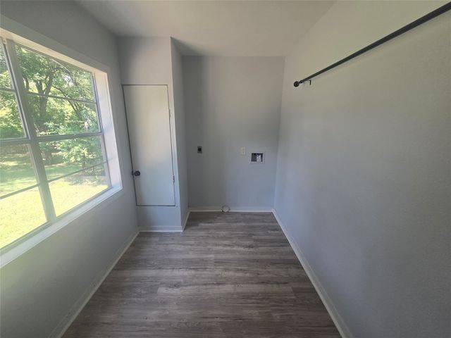 303 S Lloyd Street, Hamilton, TX 76531