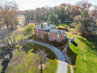 2706 Bedford Road, Lowellville, OH 44436