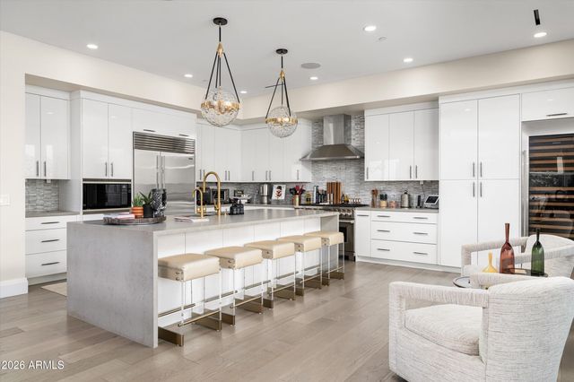 5572 E STELLA Lane, Paradise Valley, AZ 85253