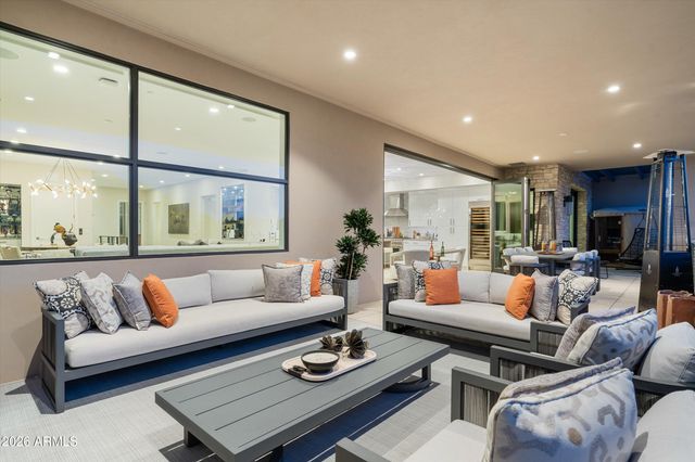 5572 E STELLA Lane, Paradise Valley, AZ 85253