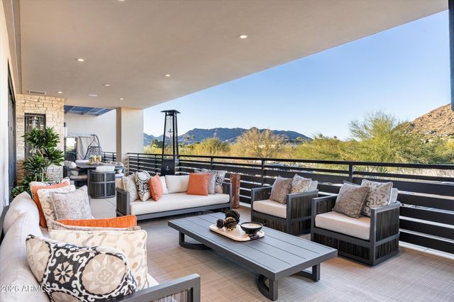 5572 E STELLA Lane, Paradise Valley, AZ 85253