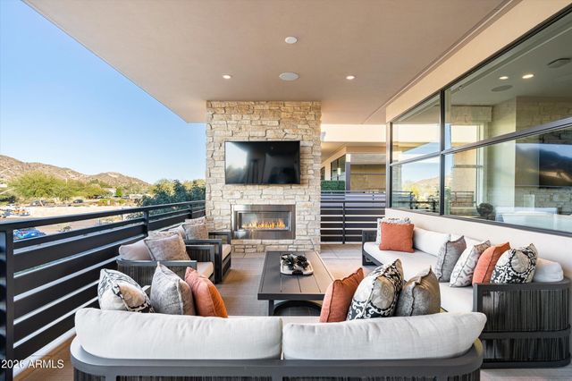 5572 E STELLA Lane, Paradise Valley, AZ 85253