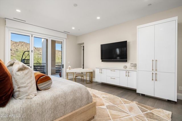 5572 E STELLA Lane, Paradise Valley, AZ 85253