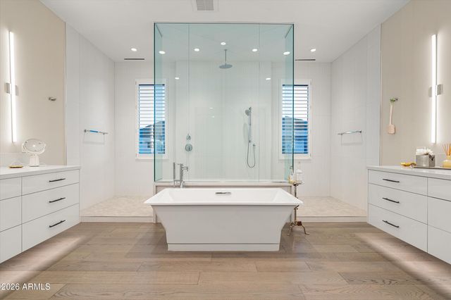 5572 E STELLA Lane, Paradise Valley, AZ 85253