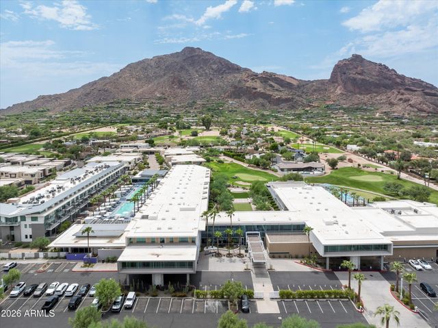 5572 E STELLA Lane, Paradise Valley, AZ 85253