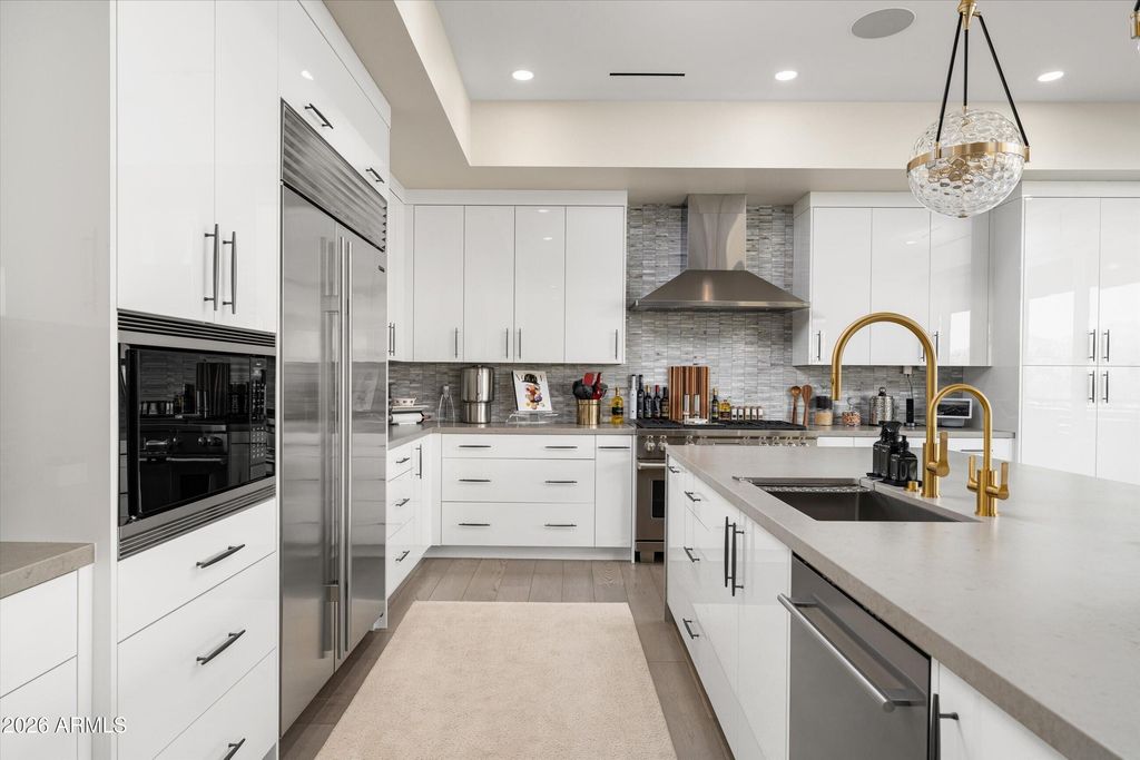 Image 15 of property listing at 5572 E STELLA Lane, Paradise Valley, AZ 85253