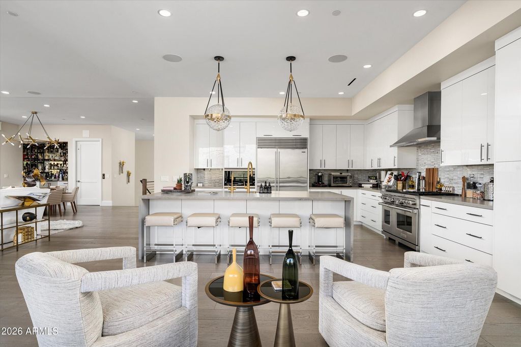 Image 18 of property listing at 5572 E STELLA Lane, Paradise Valley, AZ 85253