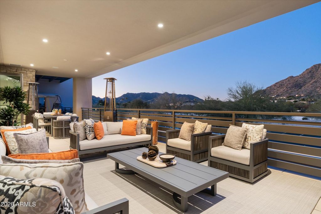 Image 22 of property listing at 5572 E STELLA Lane, Paradise Valley, AZ 85253