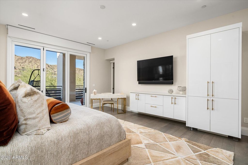 Image 28 of property listing at 5572 E STELLA Lane, Paradise Valley, AZ 85253