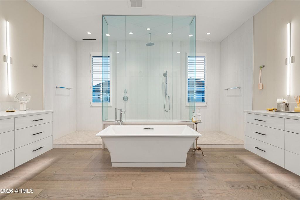 Image 29 of property listing at 5572 E STELLA Lane, Paradise Valley, AZ 85253