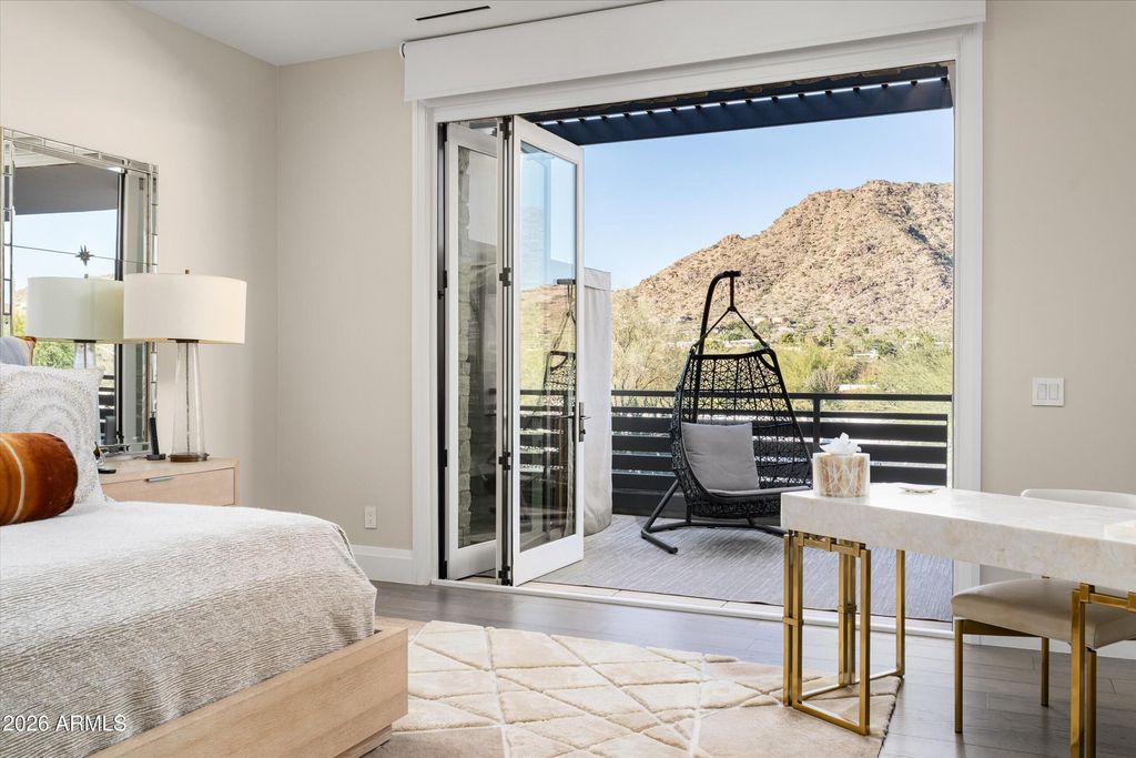 Image 32 of property listing at 5572 E STELLA Lane, Paradise Valley, AZ 85253