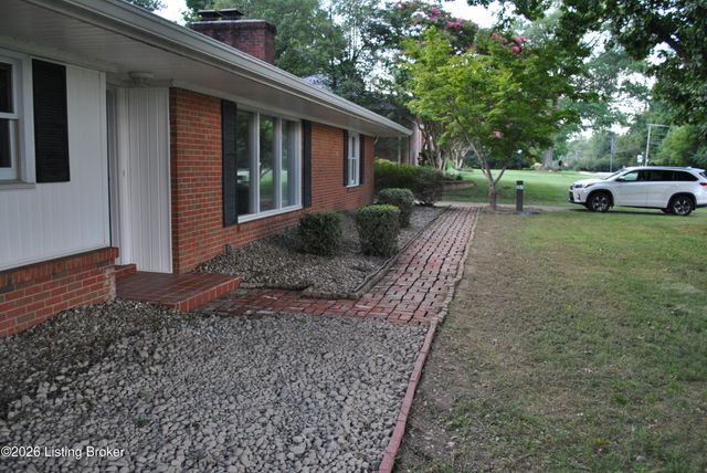 2706 Lime Kiln Ln, Louisville, KY 40222