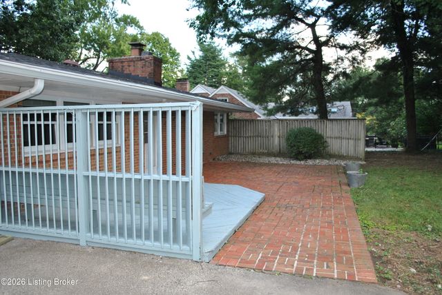 2706 Lime Kiln Ln, Louisville, KY 40222