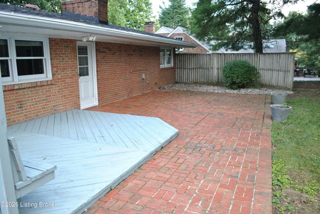 2706 Lime Kiln Ln, Louisville, KY 40222