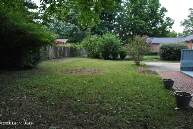 2706 Lime Kiln Ln, Louisville, KY 40222