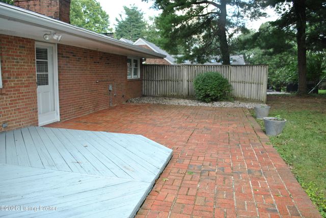 2706 Lime Kiln Ln, Louisville, KY 40222