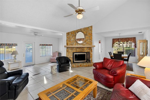 105 N CAPRI COURT N, Plant City, FL 33566