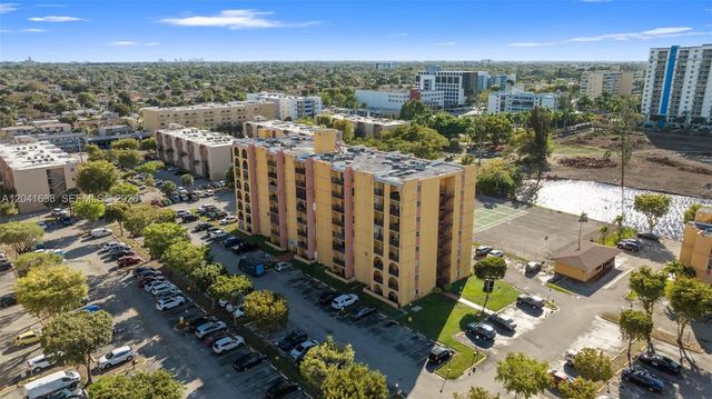 4801 NW 7th Street 10916, Miami, FL 33126