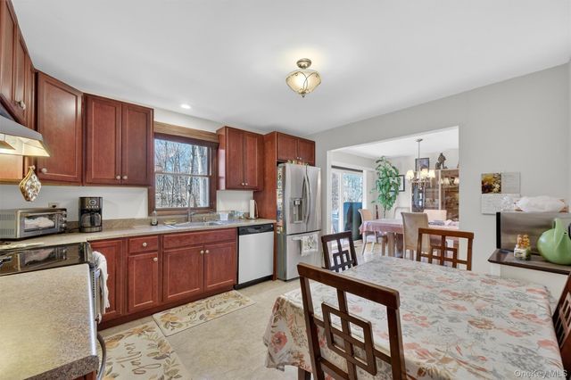 32 Sachson Place, Wappingers Falls, NY 12590