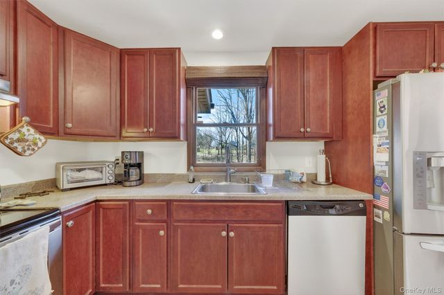 32 Sachson Place, Wappingers Falls, NY 12590