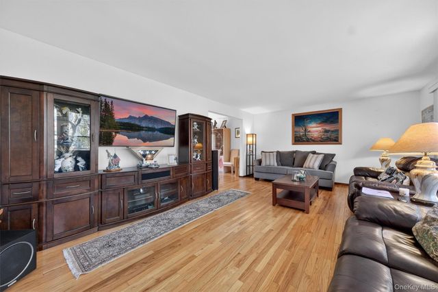 32 Sachson Place, Wappingers Falls, NY 12590