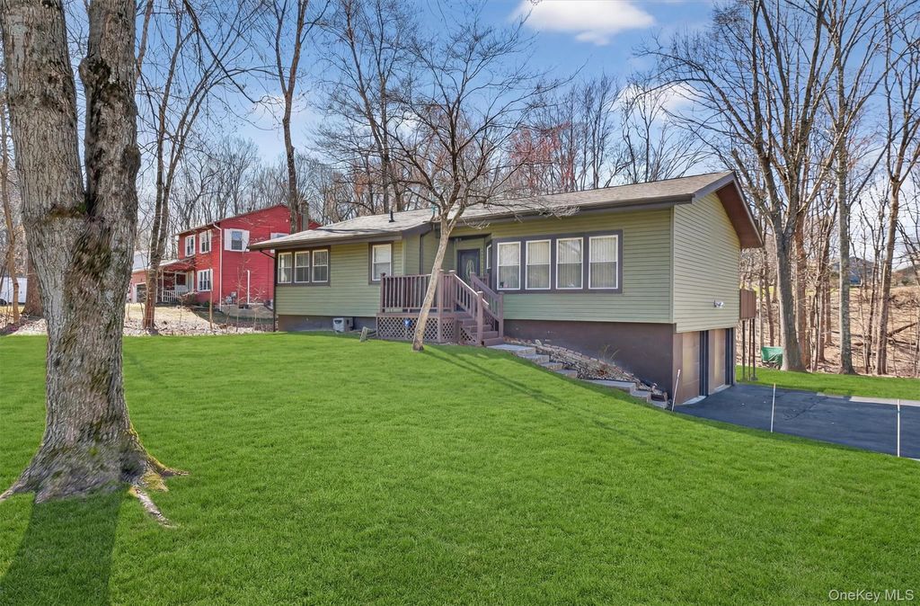 32 Sachson Place, Wappingers Falls, NY 12590