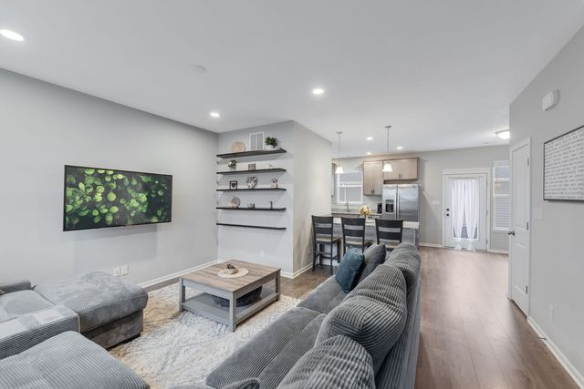 11811 Rhode Island Street, Crown Point, IN 46307