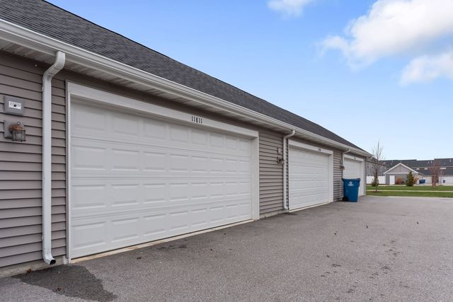 11811 Rhode Island Street, Crown Point, IN 46307