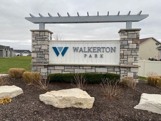 11811 Rhode Island Street, Crown Point, IN 46307