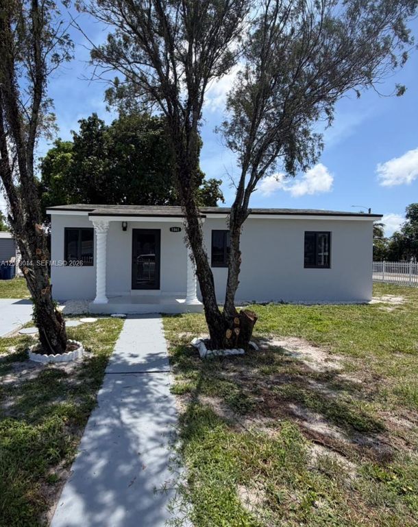 1861 NW 163rd St, Miami Gardens, FL 33054