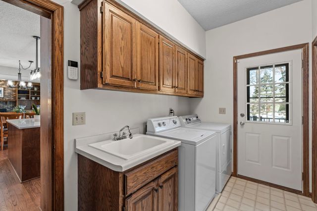 115 Woodridge Lane, Lino Lakes, MN 55014