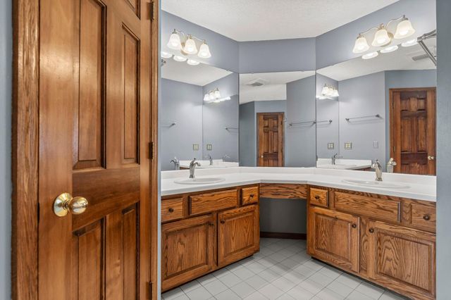 115 Woodridge Lane, Lino Lakes, MN 55014