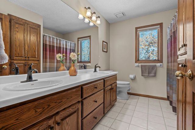 115 Woodridge Lane, Lino Lakes, MN 55014