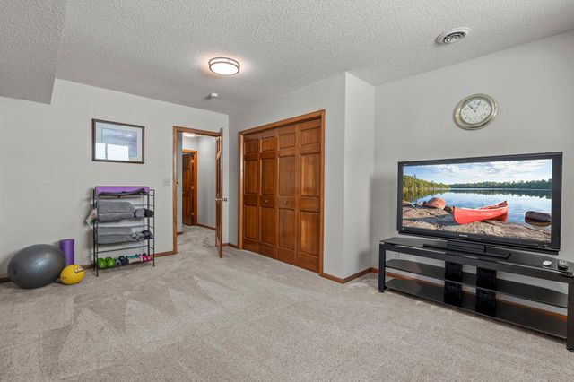 115 Woodridge Lane, Lino Lakes, MN 55014