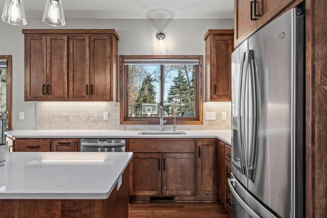 115 Woodridge Lane, Lino Lakes, MN 55014