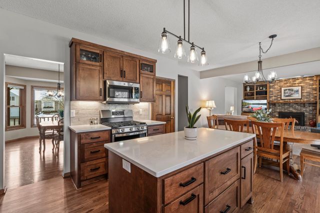 115 Woodridge Lane, Lino Lakes, MN 55014