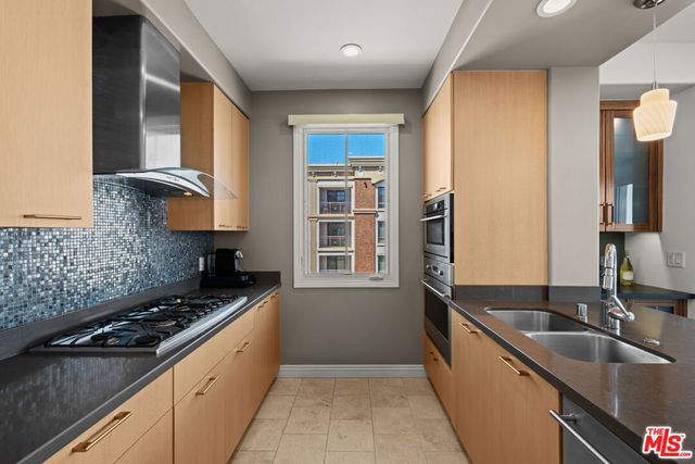 556 Caruso Avenue, Glendale, CA 91210