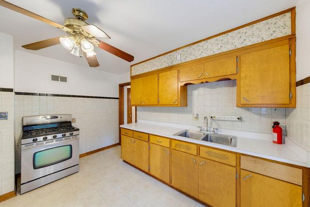 3832 S Herman STREET, Milwaukee, WI 53207