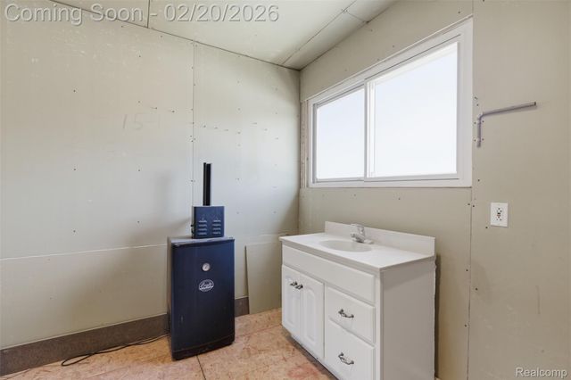 7775 S Huron River Drive, Berlin Charter Township, MI 48179