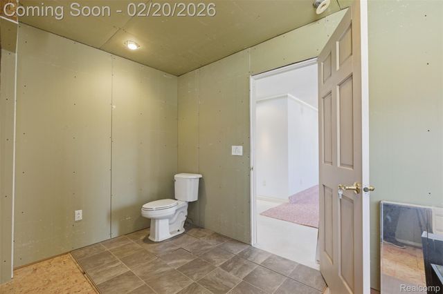 7775 S Huron River Drive, Berlin Charter Township, MI 48179