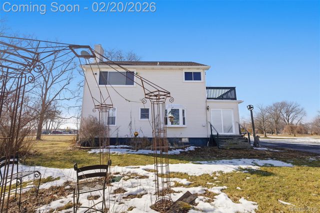 7775 S Huron River Drive, Berlin Charter Township, MI 48179