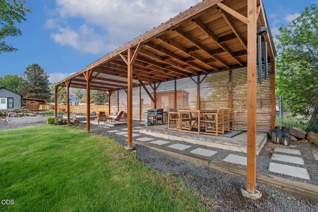 21589 Bear Creek Road, Bend, OR 97701