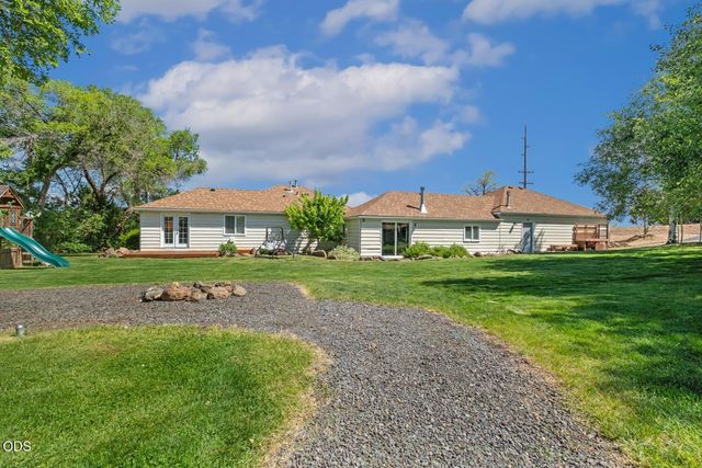21589 Bear Creek Road, Bend, OR 97701