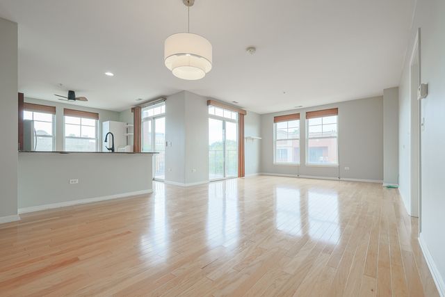 7243 Madison Street 318, Forest Park, IL 60130