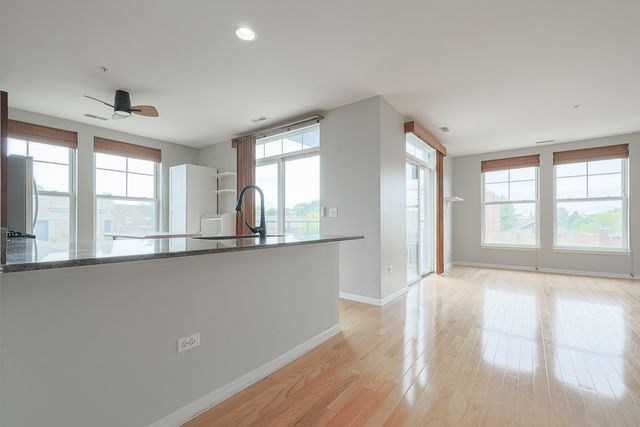 7243 Madison Street 318, Forest Park, IL 60130