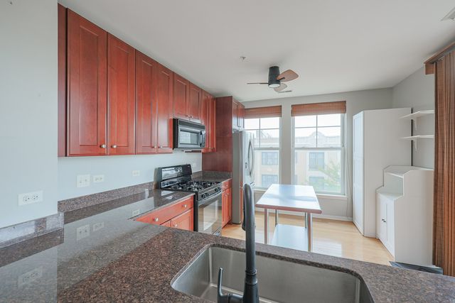 7243 Madison Street 318, Forest Park, IL 60130